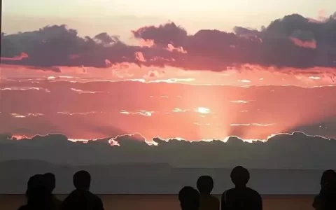 文案｜暗示我们再也回不去的文案