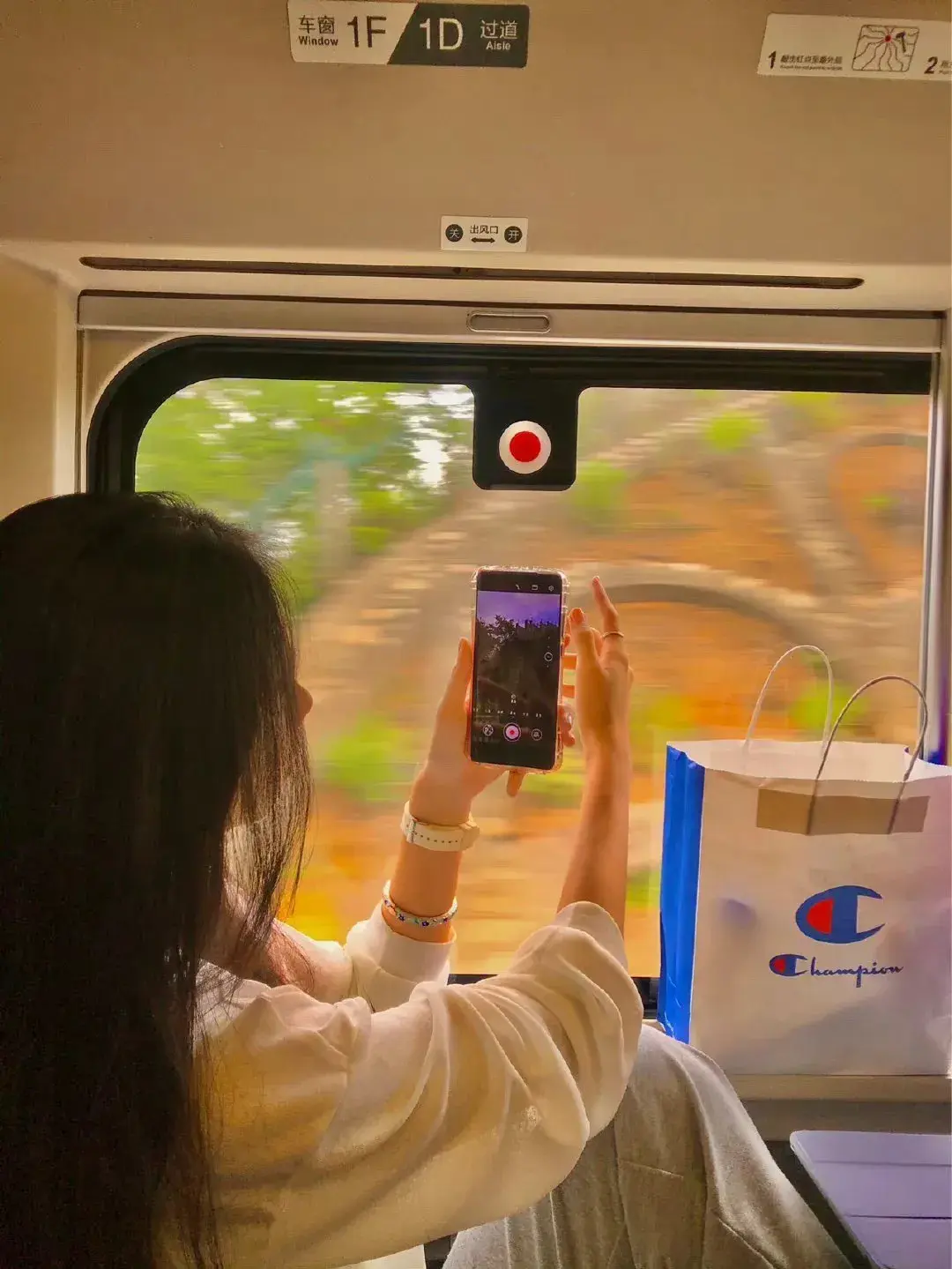 忍不住一看再看的高级文案