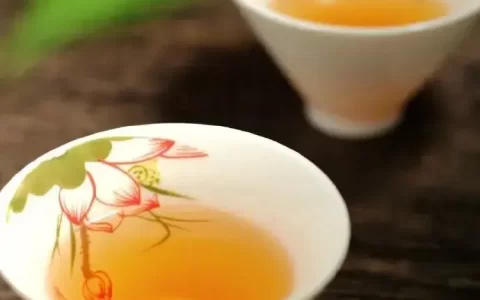 文案|比起诉说自己的不满，沉默最好