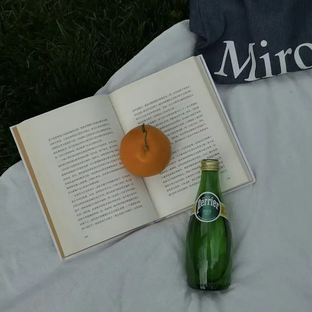 高级小众的文案（无关爱情）“不说永远，在每个瞬间”